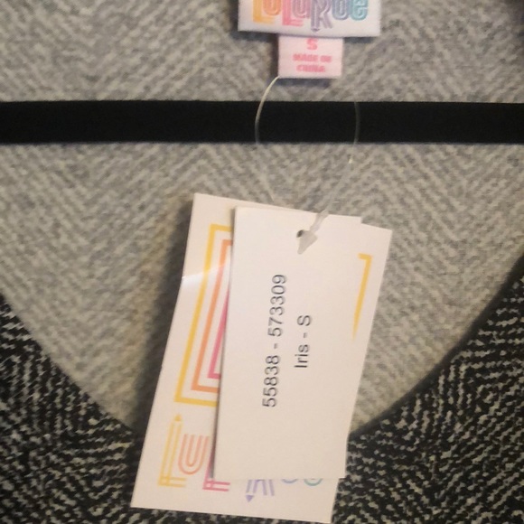LuLaRoe iris top - Picture 3 of 3